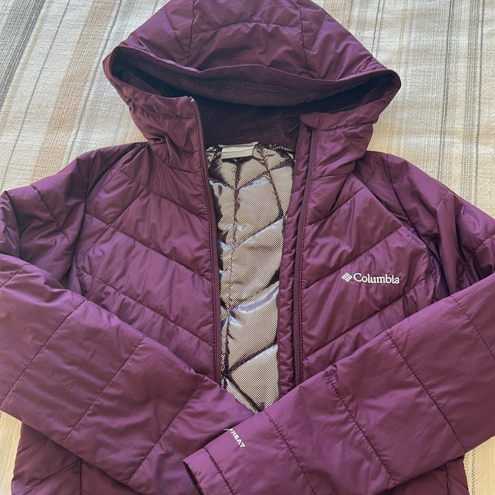 Columbia Jacket - Size XS, Burgundy, Perfect for Winter
